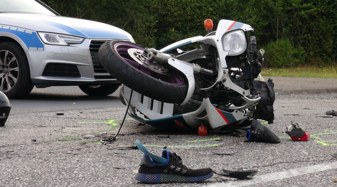 Motorradfahrer aus dem Brohltal stirbt auf der L83 Gegen Linienbus geprallt