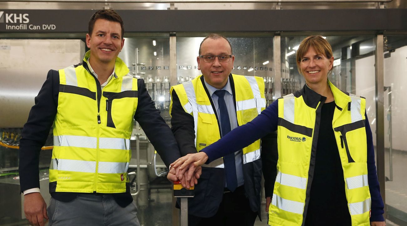 Rhodius nimmt 3. Getränkedosen-Abfüllanlage in Betrieb Getränke aus Burgbrohl in aller Welt