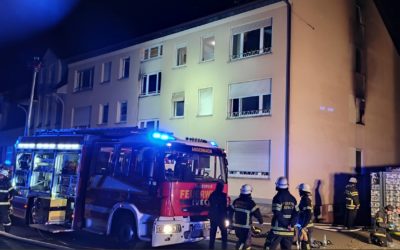 23 Menschen evakuiert: Mehrere Verletzte bei Wohnungsbrand in Andernach